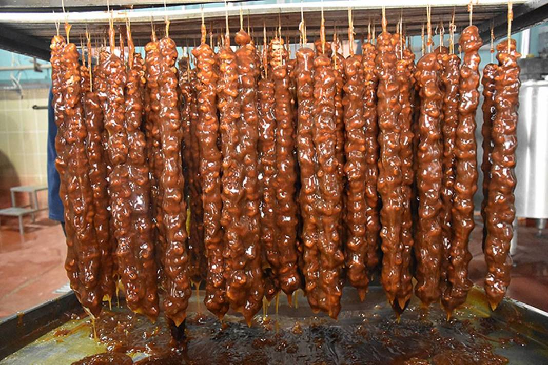 İpe dizilen her ceviz, evin mutfak masrafı oluyor 2